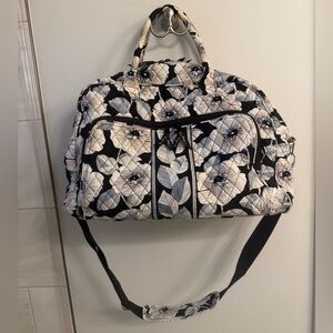 VERA BRADLEY large Floral Women's Bag Travel/Weekender tote. Camillia pattern